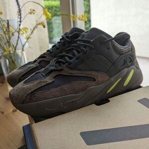 Yeezy Boost 700 Mauve with Original Box